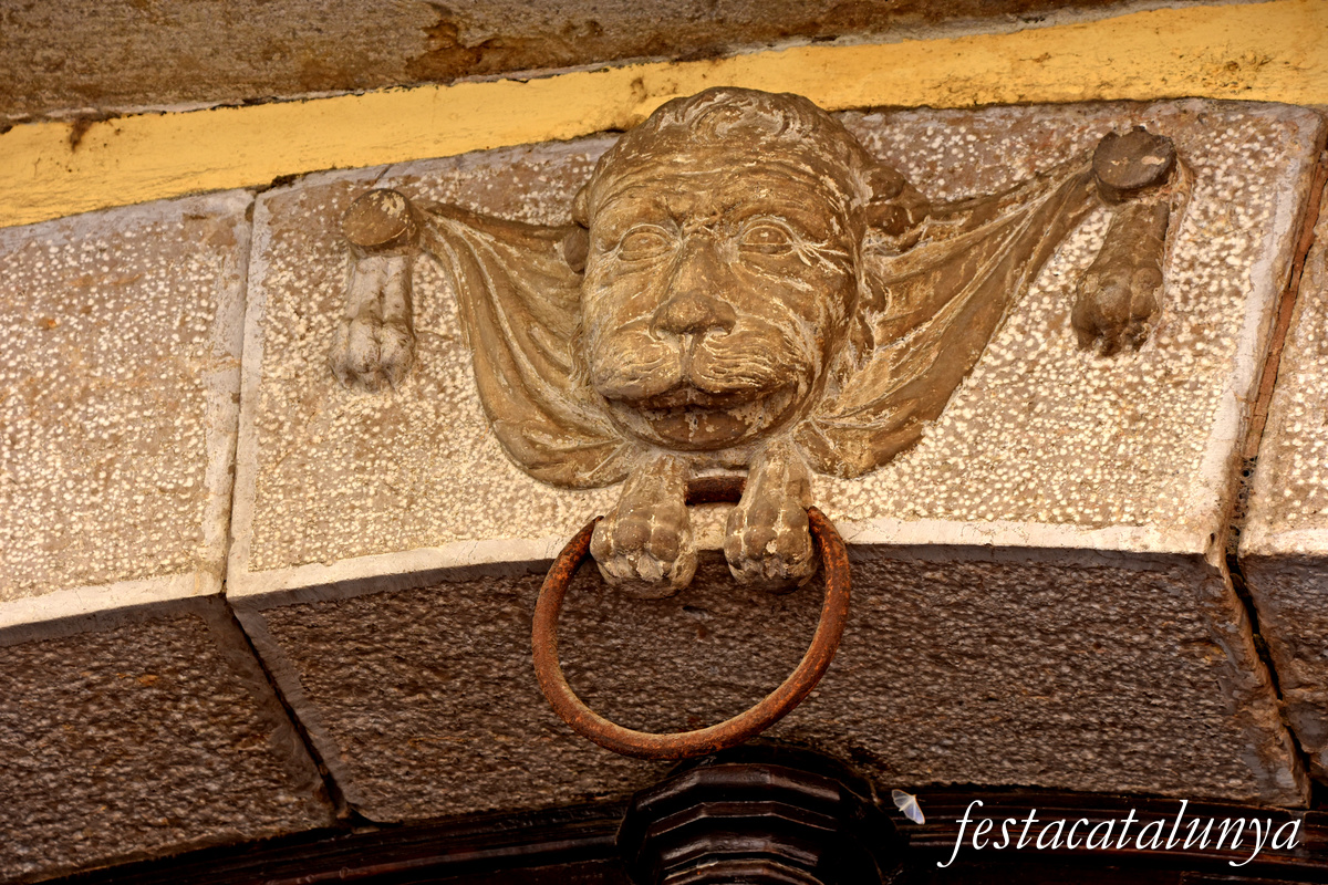 I.- Casa de Romà al carrer Peralada de Figueres