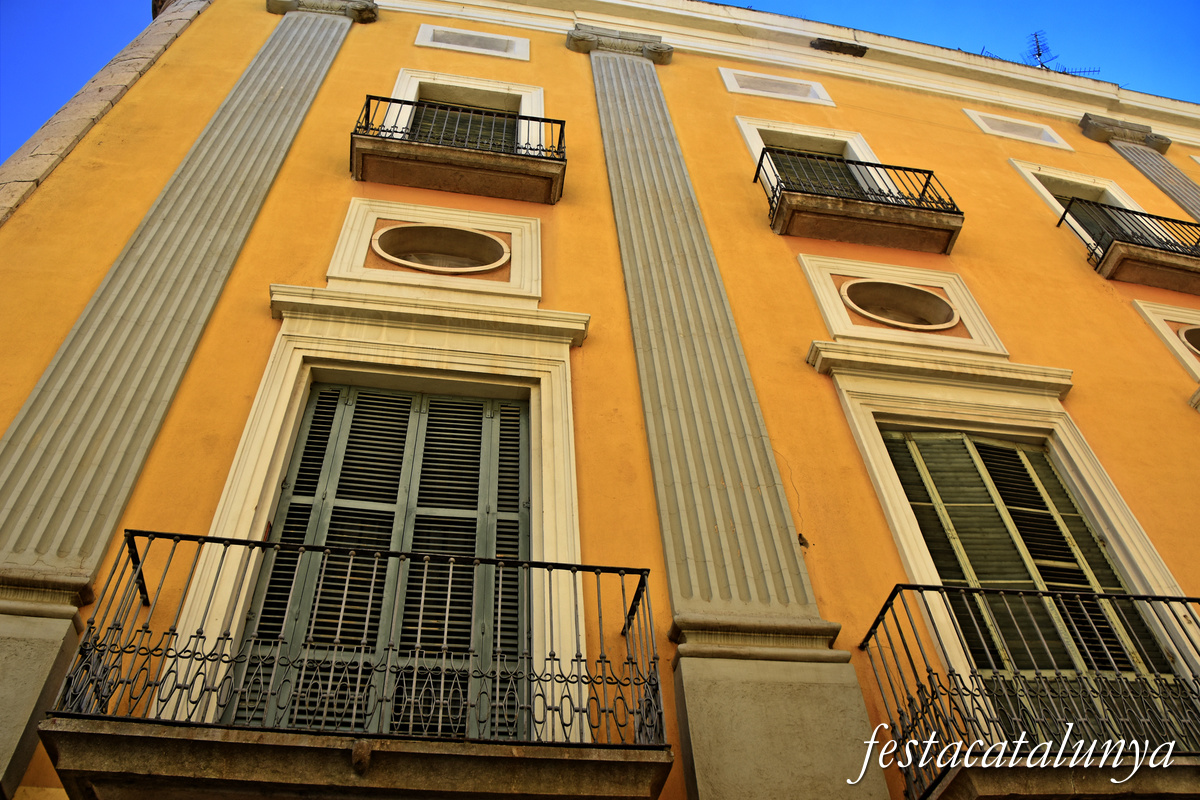 Figueres - Casa de Romà al carrer Peralada