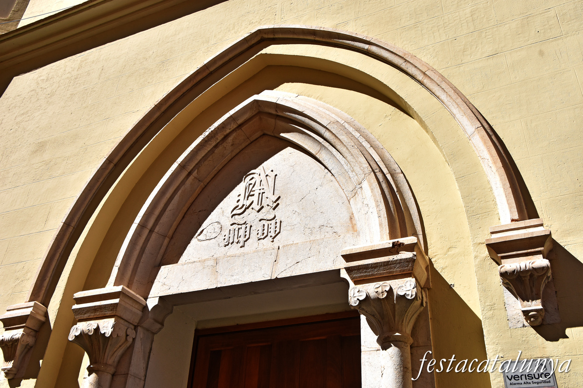Figueres - Capella de les Escoles Pies al carrer Peralada 