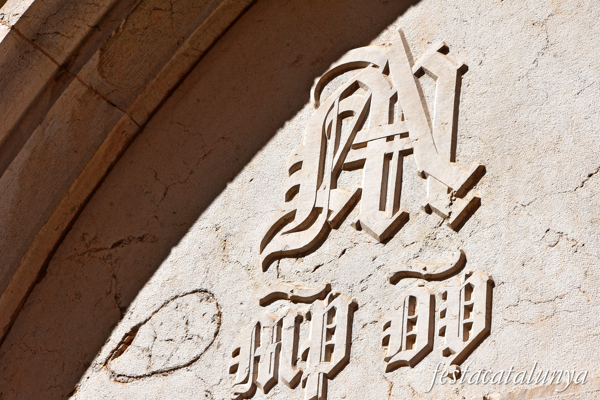 Figueres - Capella de les Escoles Pies al carrer Peralada 