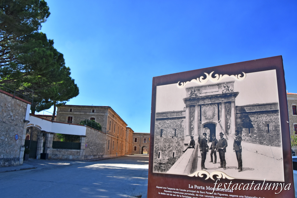 Figueres- Accés principal al Castell de Sant Ferran 