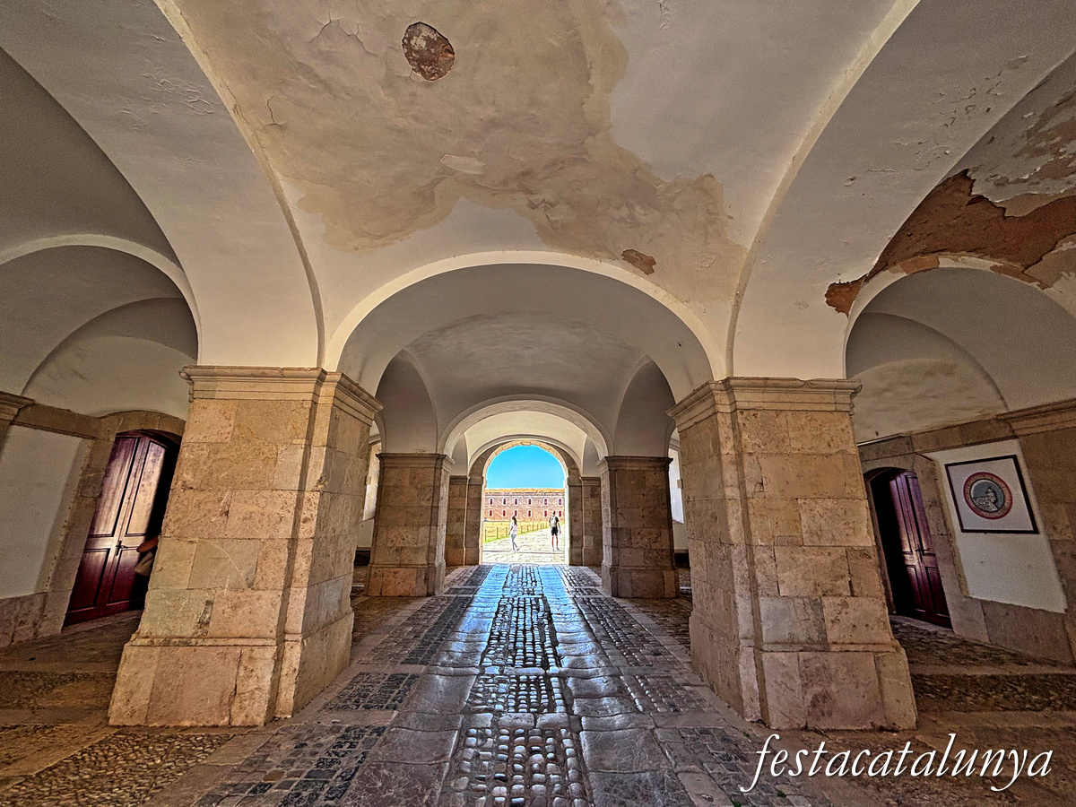 1.- Accés principal al Castell de Sant Ferran de Figueres