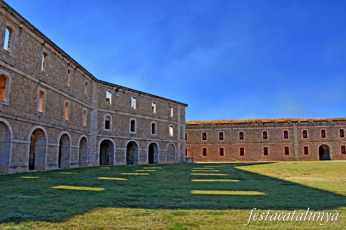 Figueres - El pati d'armes del Castell de Sant Ferran 