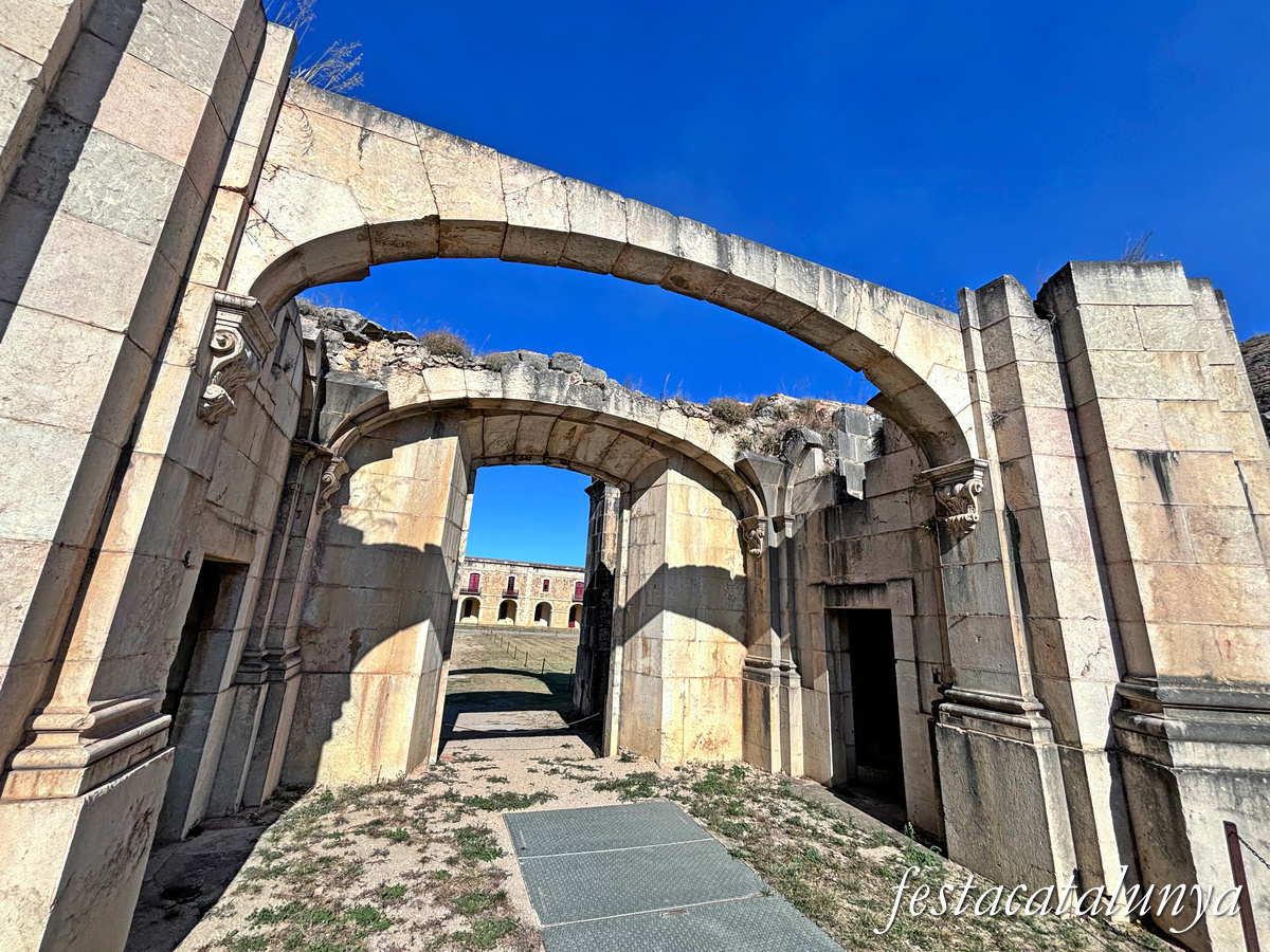 3.- Església inacabada del Castell de Sant Ferran de Figueres