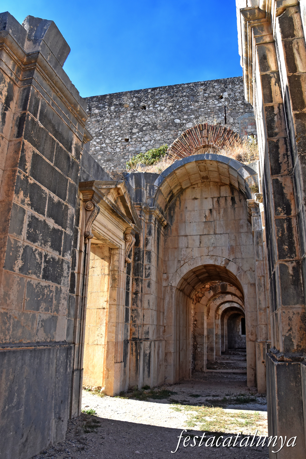 Figueres - Església inacabada del Castell de Sant Ferran 