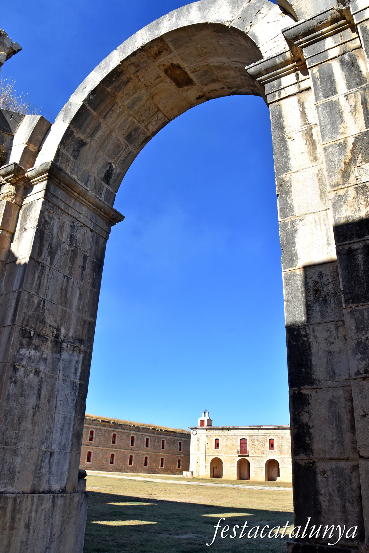 Figueres - Església inacabada del Castell de Sant Ferran