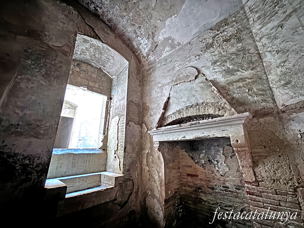 Figueres - Pavelló d'habitatges de l'oficialitat del Castell de Sant Ferran 