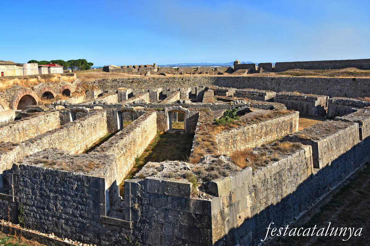 7.- Voltes a prova de Bomba del Castell de Sant Ferran de Figueres
