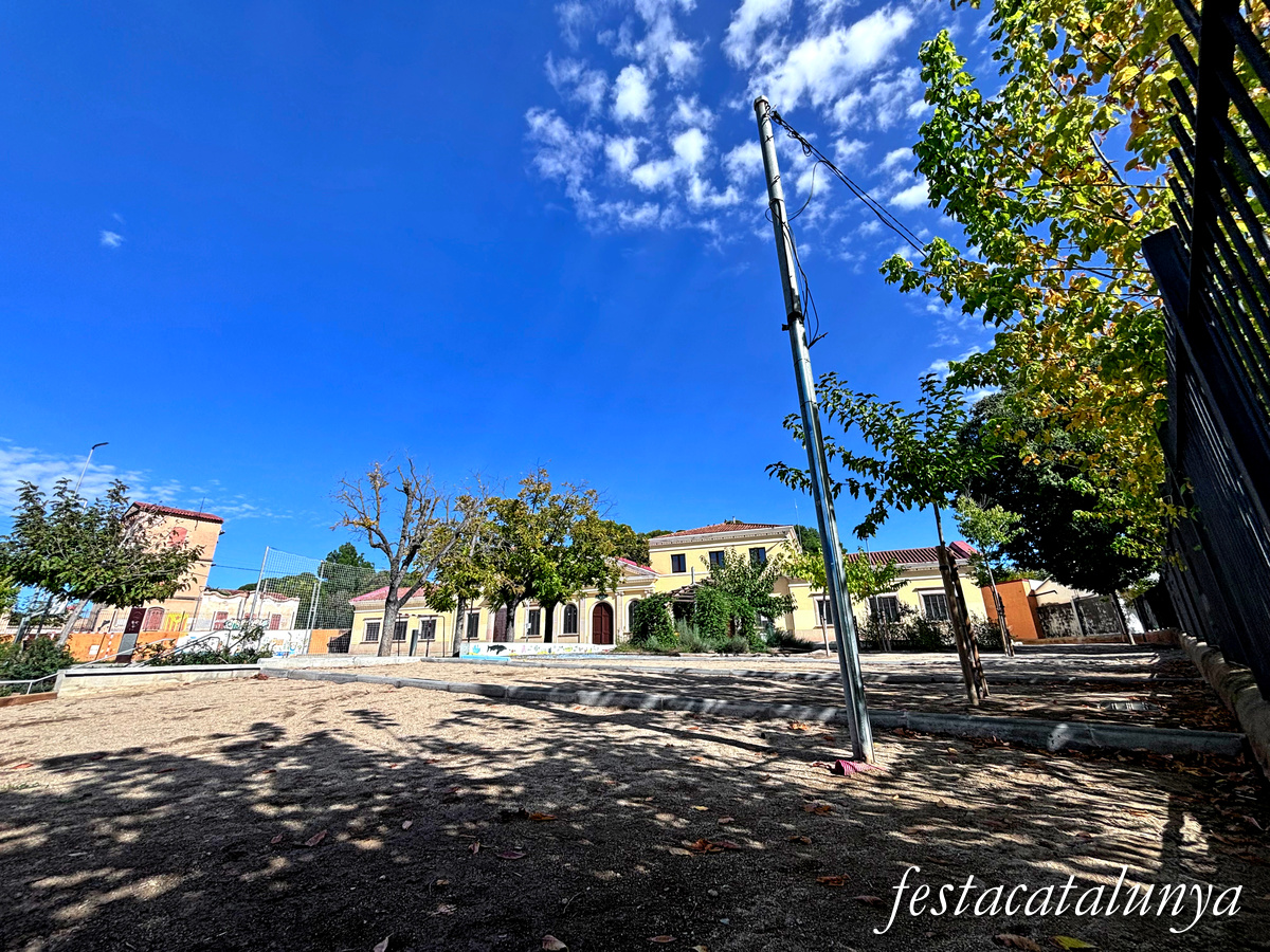 Torrelavit - Escoles de Joan i Jaume Ràfols 