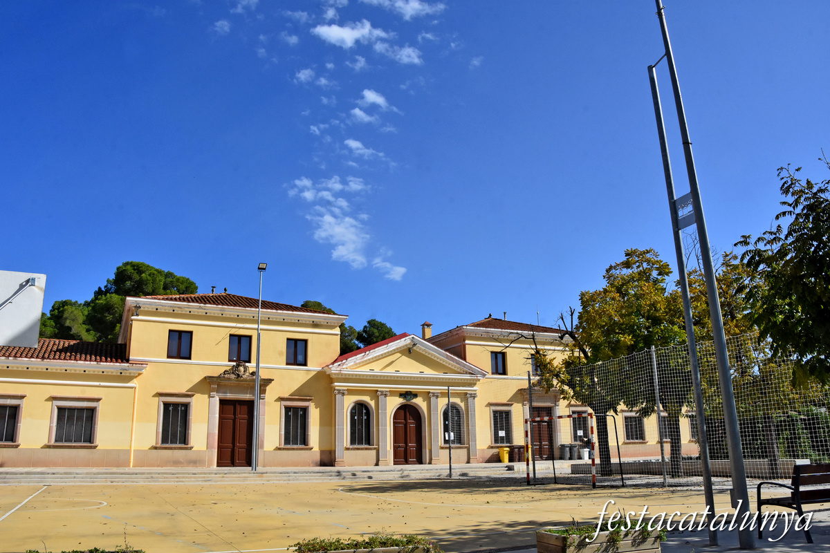 Torrelavit - Escoles de Joan i Jaume Ràfols 