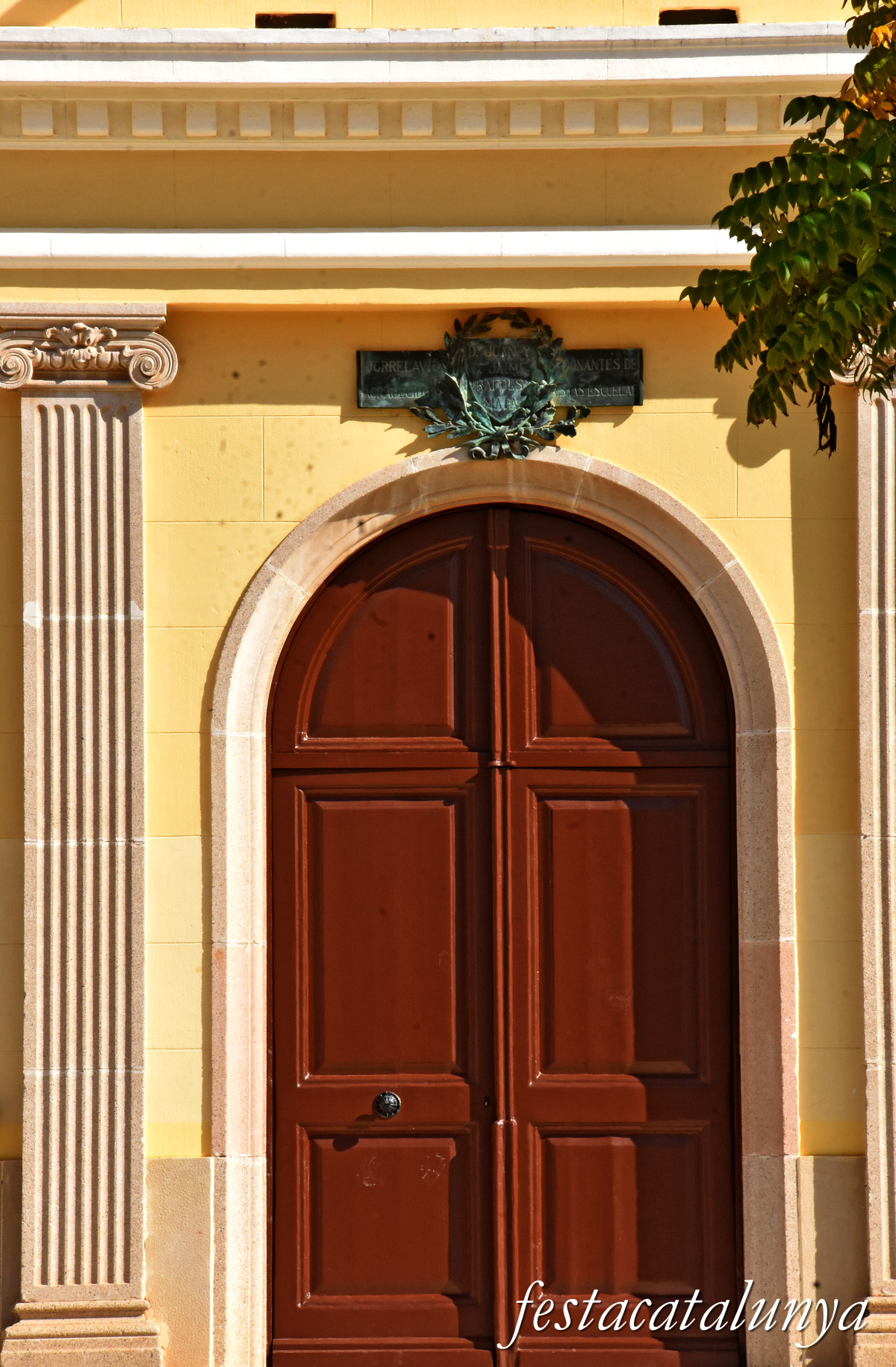 Torrelavit - Escoles de Joan i Jaume Ràfols 