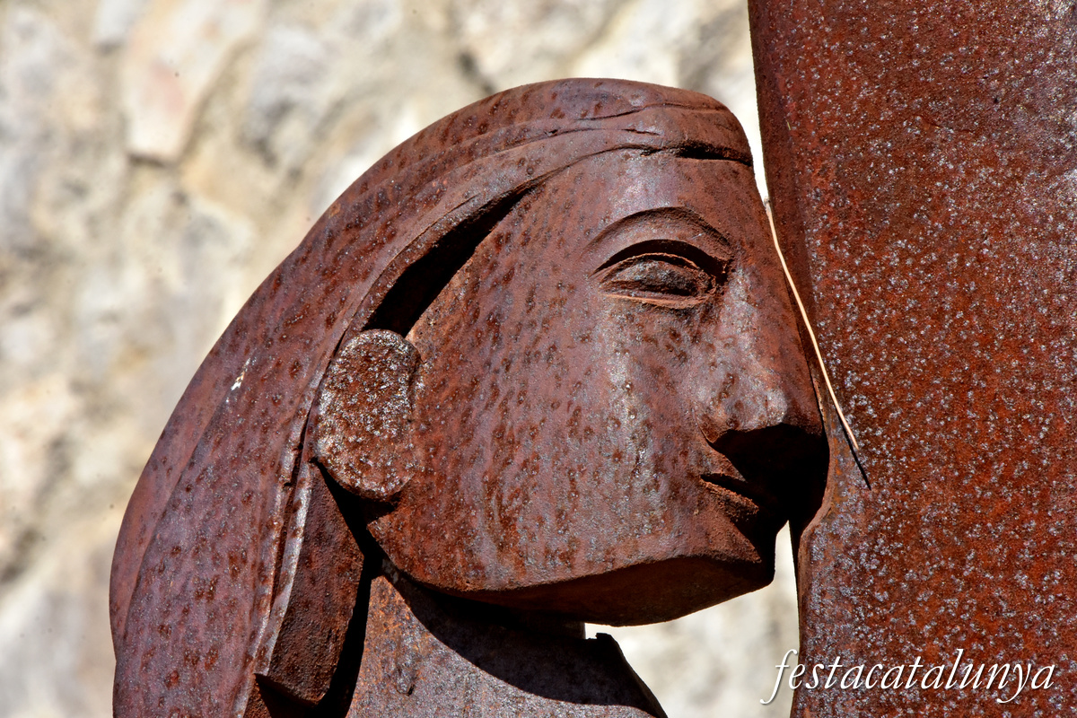 Torrelavit - Escultura Homenatge al raïm 