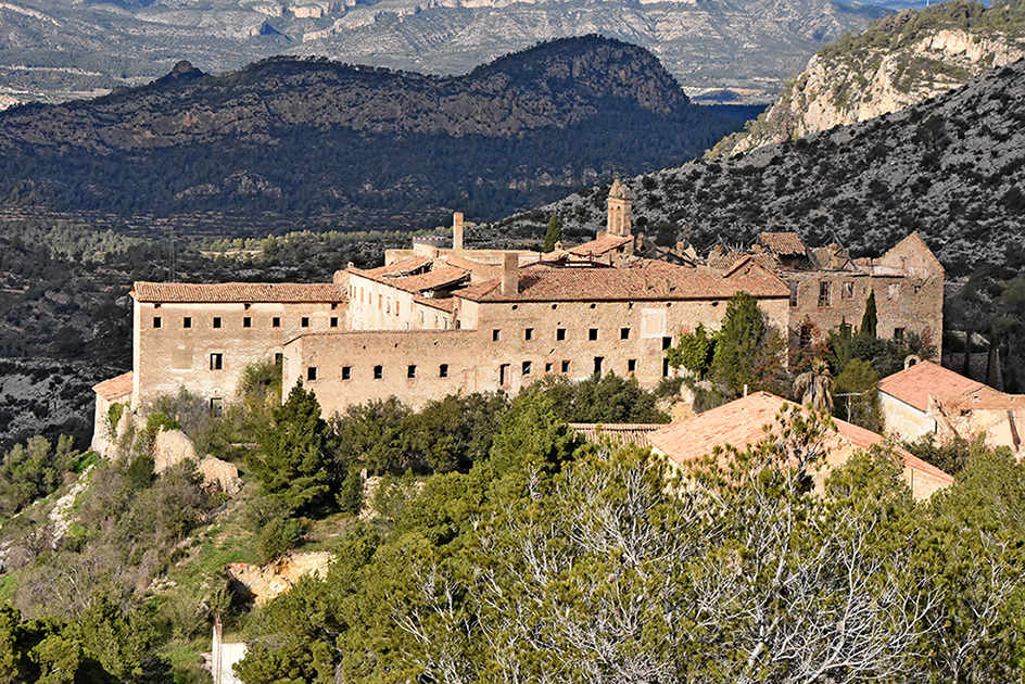 Balneari de Cardó, antic monestir carmelità a Benifallet