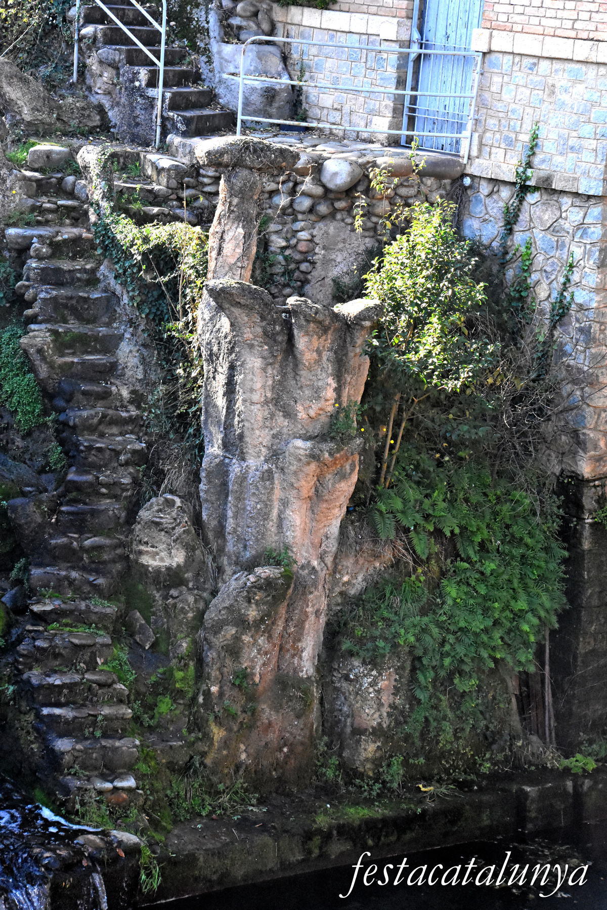 Bescanó - Central elèctrica modernista 