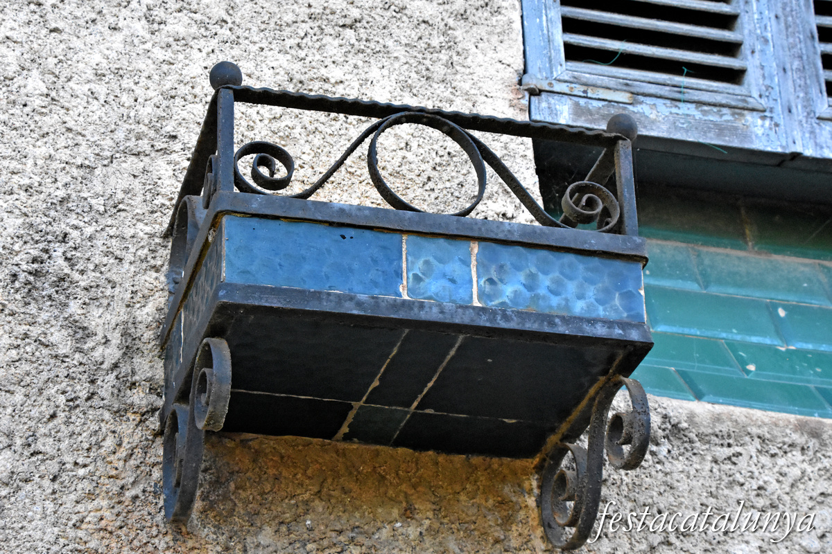 Bescanó - Central elèctrica modernista 