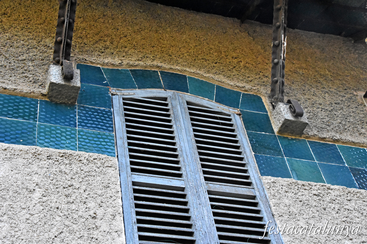 Bescanó - Central elèctrica modernista