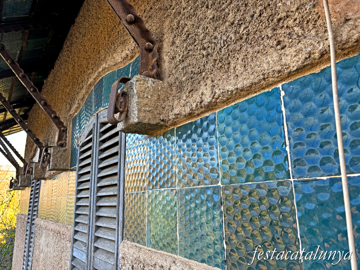 Bescanó - Central elèctrica modernista 