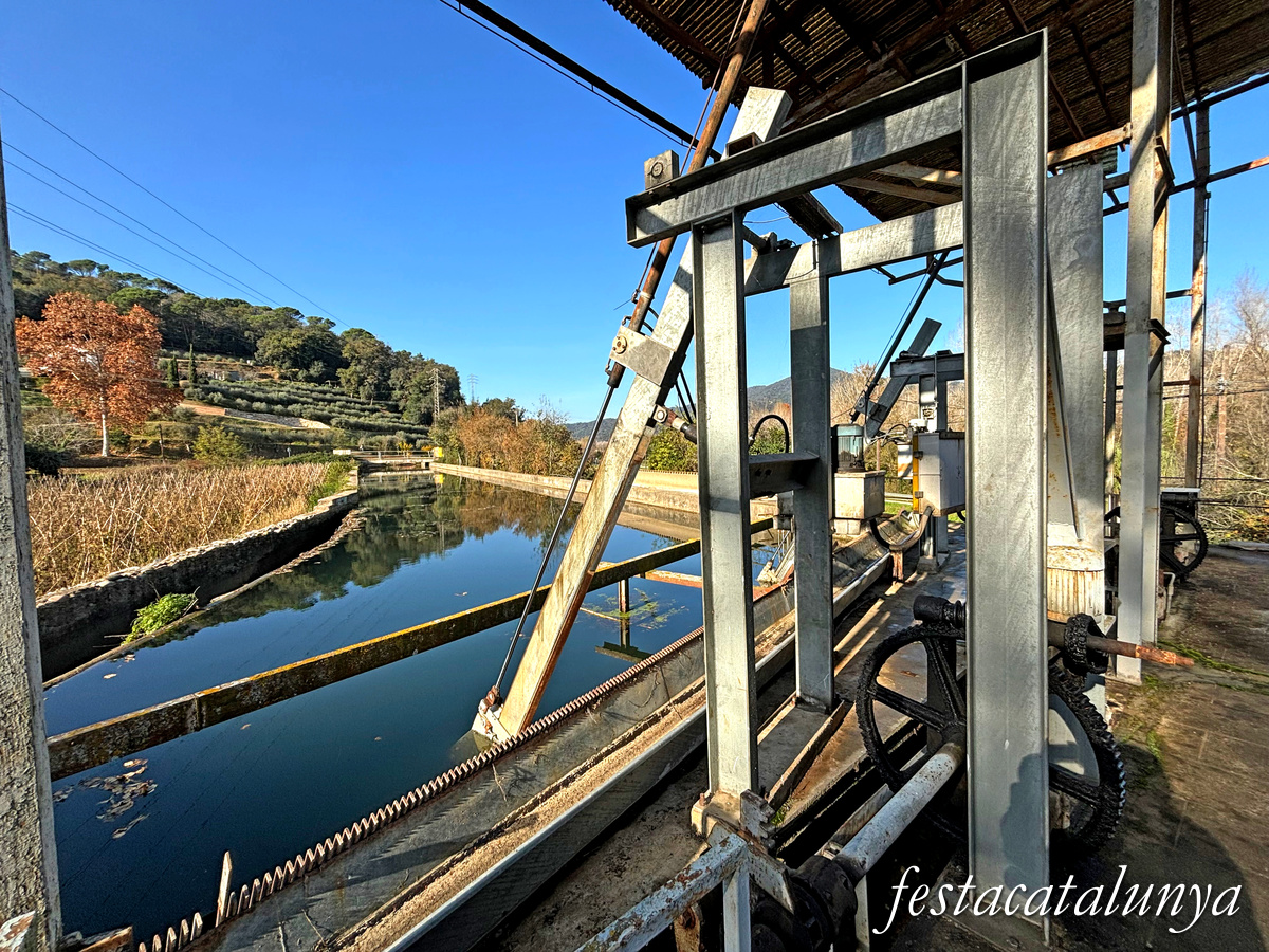 Bescanó - Central elèctrica modernista 