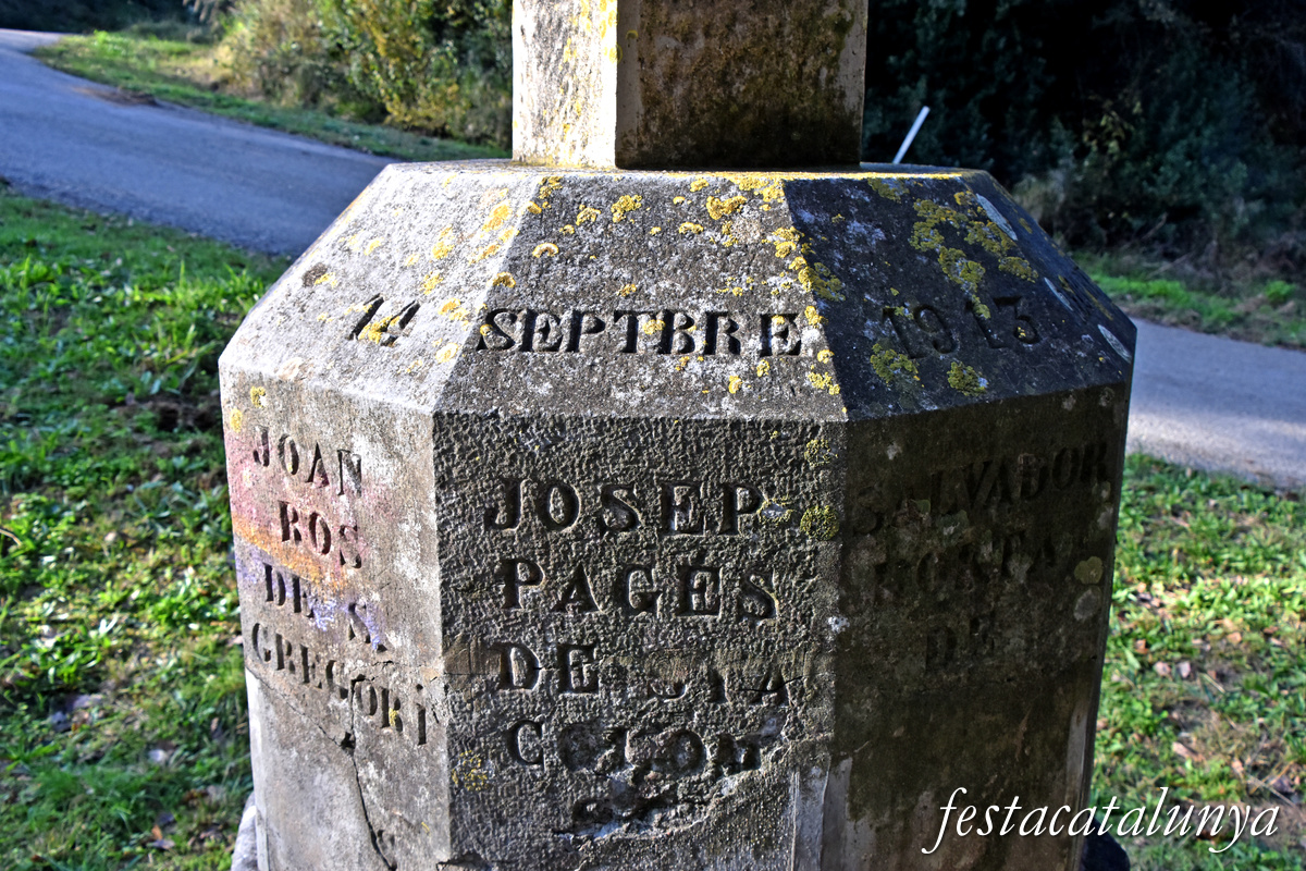 Bescanó - Creu dels carlins de Vilanna 