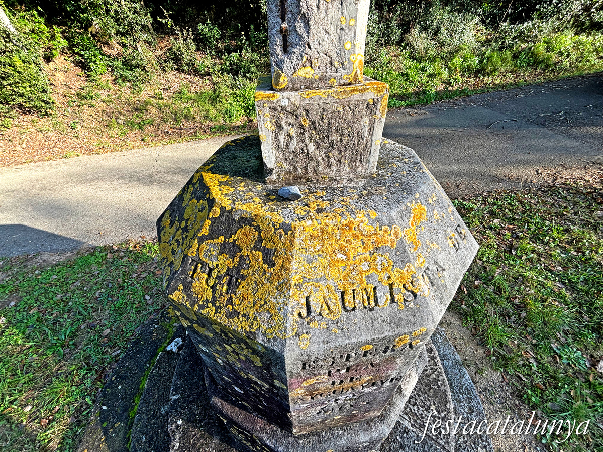 Bescanó - Creu dels carlins de Vilanna 