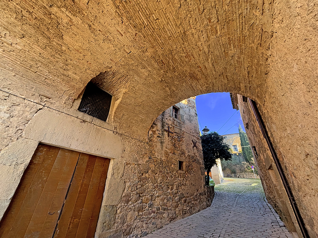 Nucli històric de Púbol ***