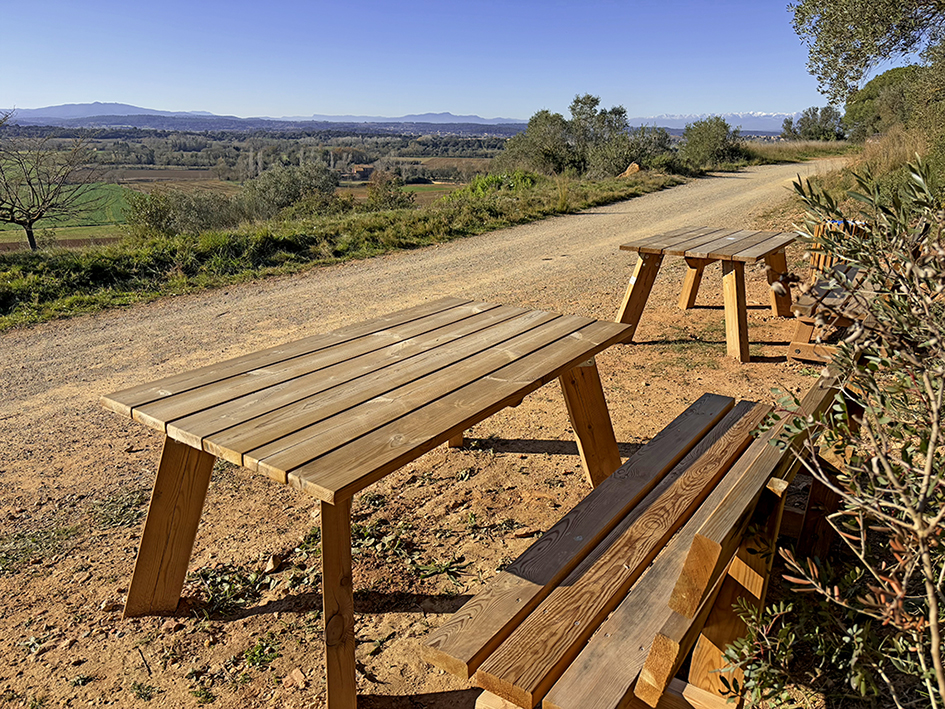 B. Mirador de cal Viudu de Fontanilles ***