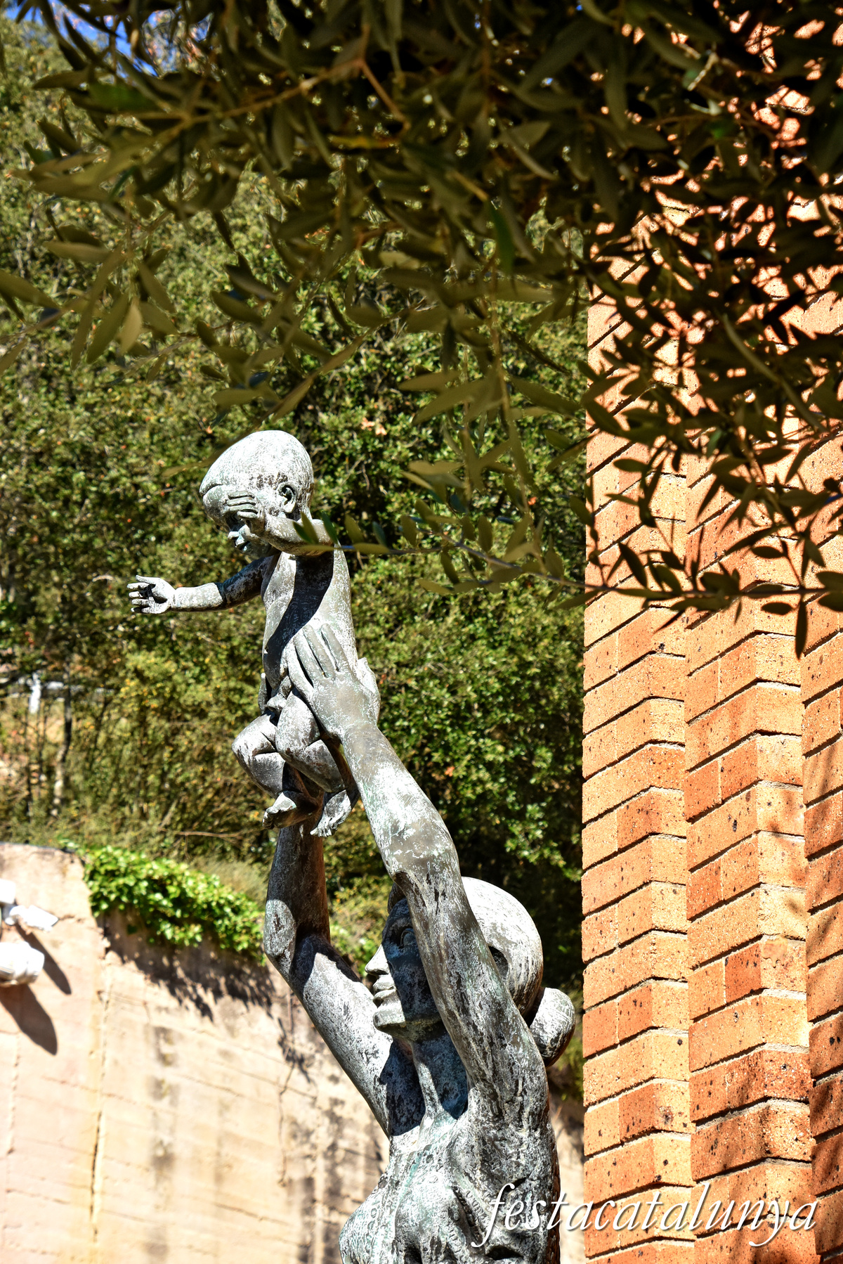 Les Masies de Roda - Monument a l'Estatut de l'any 1979