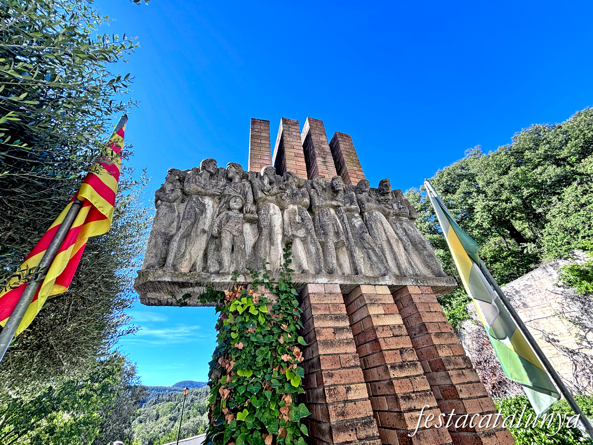 Les Masies de Roda - Monument a l'Estatut de l'any 1979 