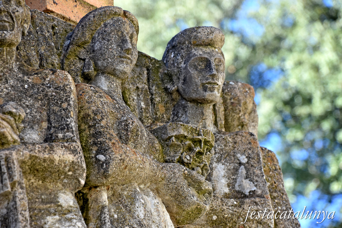 Les Masies de Roda - Monument a l'Estatut de l'any 1979