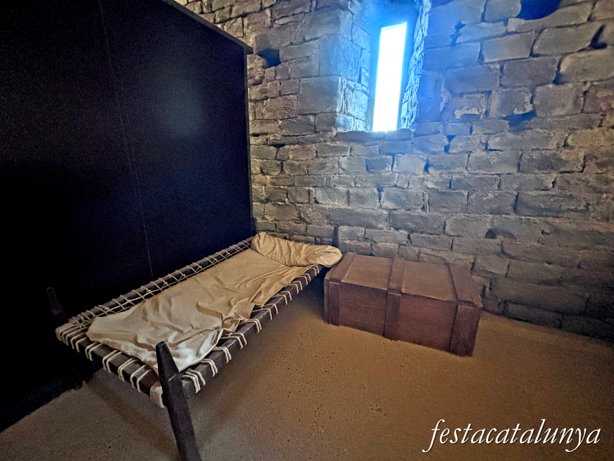 Les Masies de Roda - Dependències i estances del monestir de Sant Pere de Casserres - Dormitori 