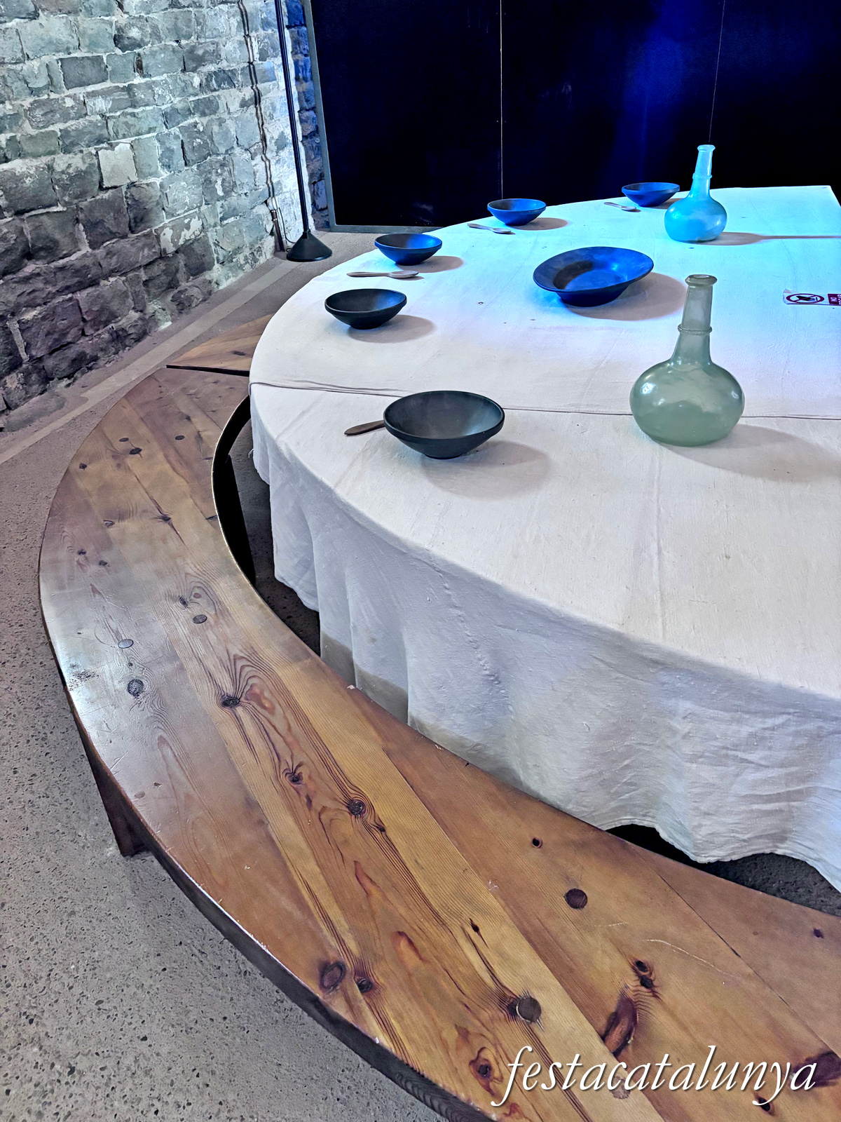 Les Masies de Roda - Dependències i estances del monestir de Sant Pere de Casserres - El Refector