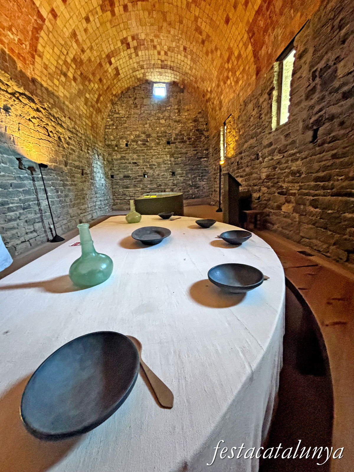 Les Masies de Roda - Dependències i estances del monestir de Sant Pere de Casserres - El Refector