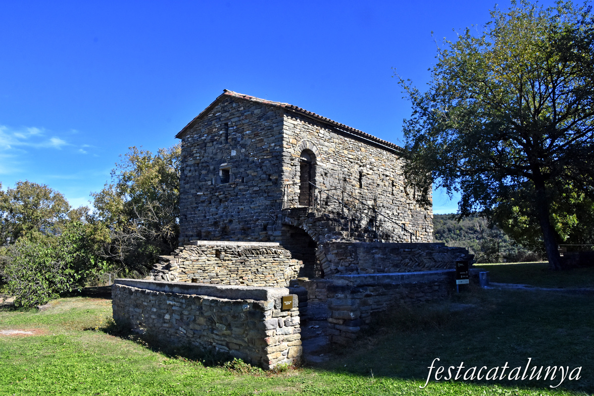 Les Masies de Roda - Dependències i estances del monestir de Sant Pere de Casserres - Hospederia