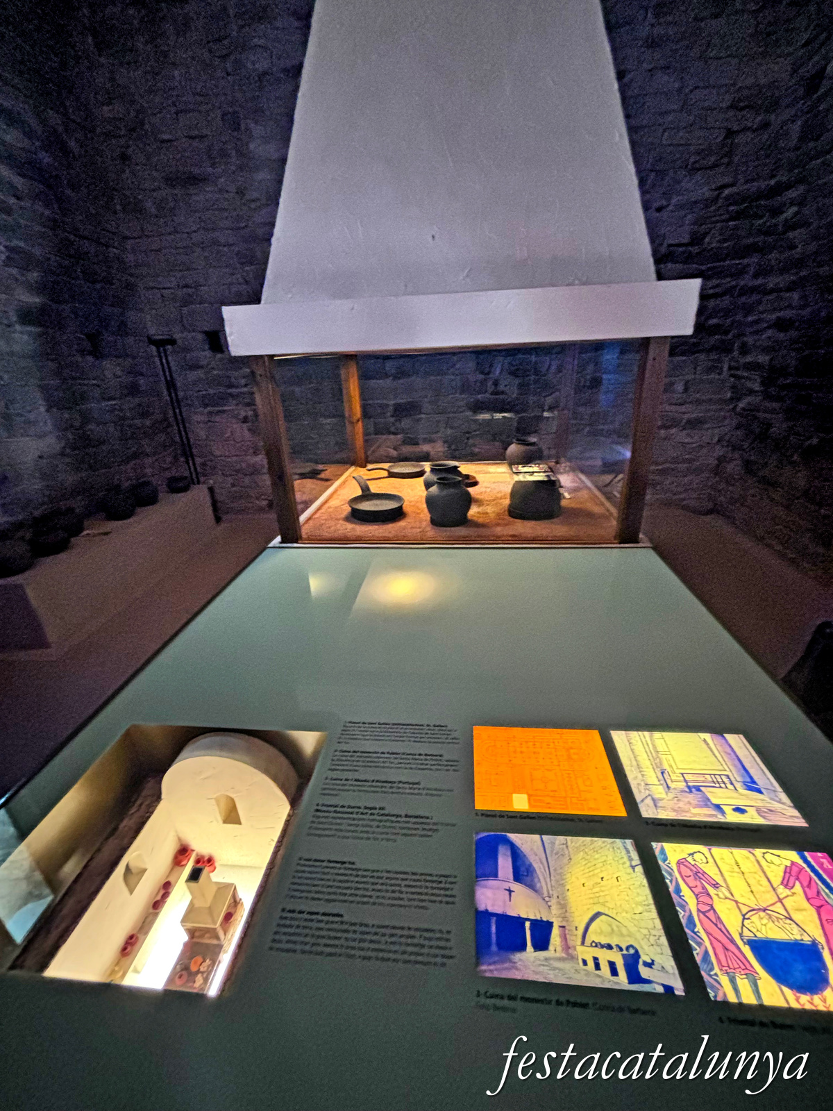 Les Masies de Roda - Dependències i estances del monestir de Sant Pere de Casserres - La Cuina 