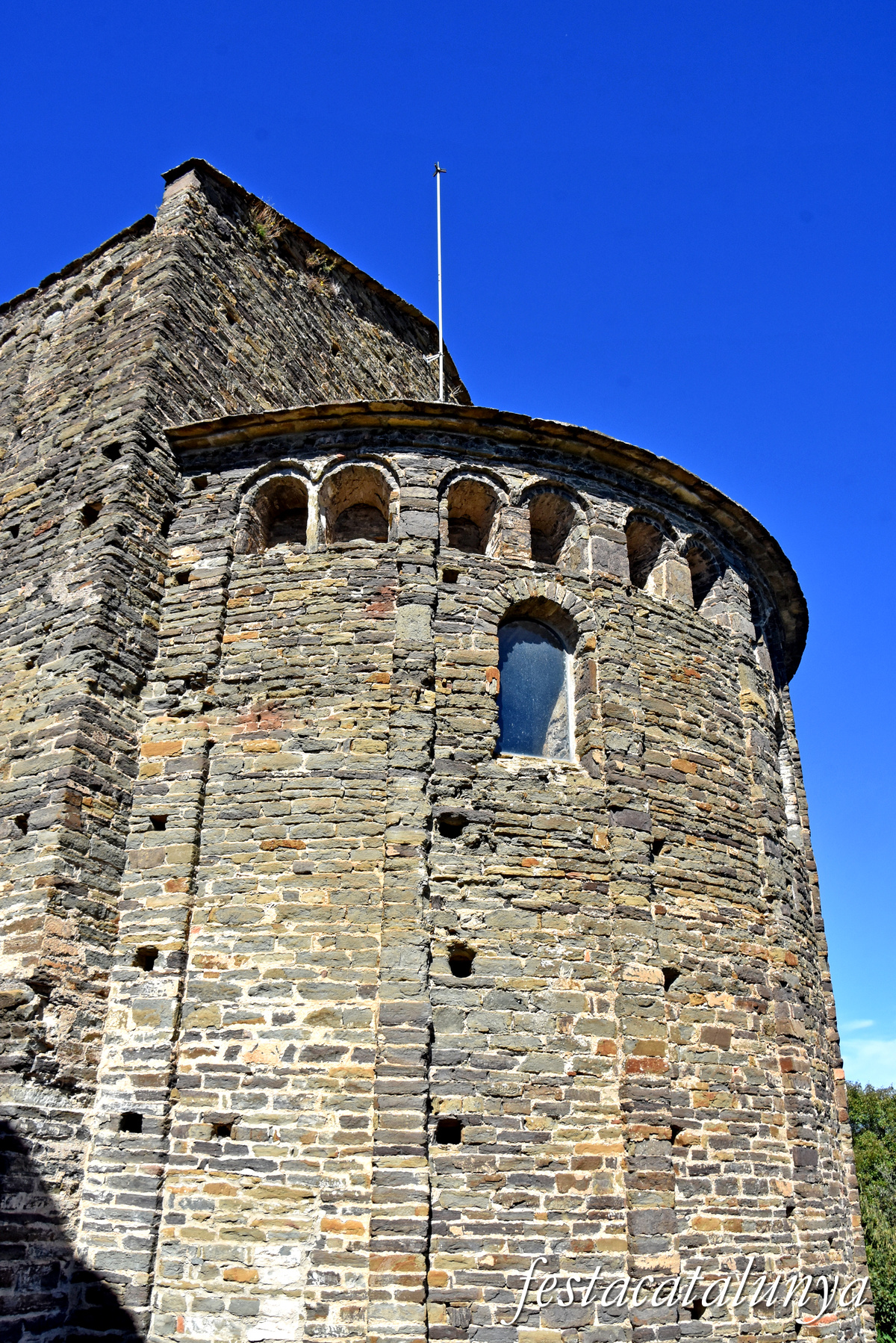 Les Masies de Roda - Església del monestir de Sant Pere de Casserres