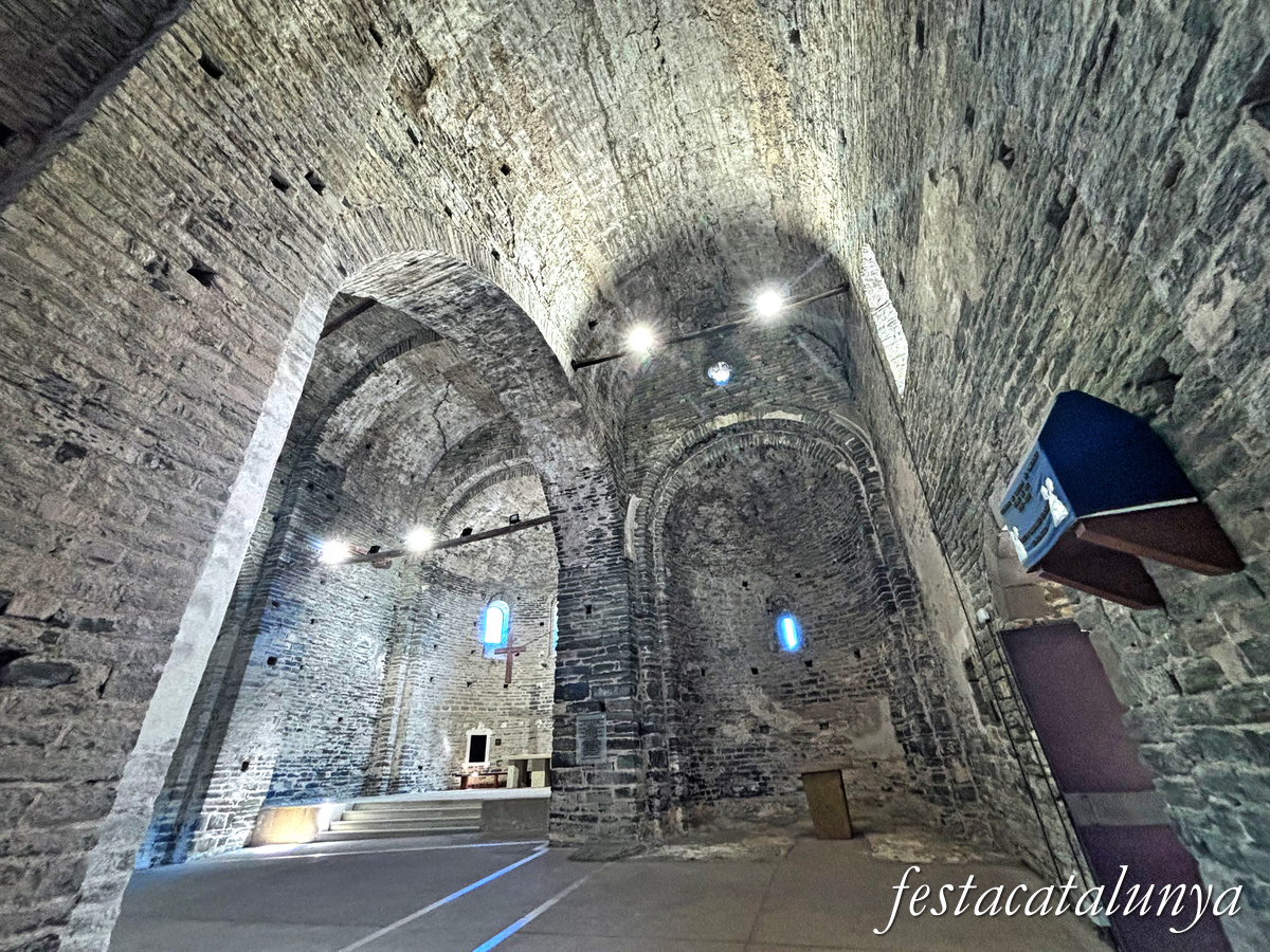 Les Masies de Roda - Església del monestir de Sant Pere de Casserres
