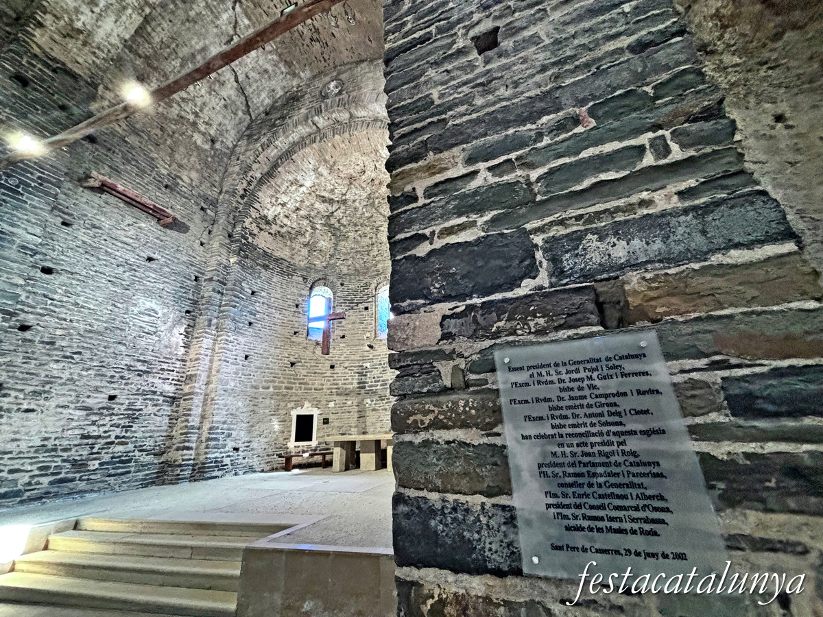 Les Masies de Roda - Església del monestir de Sant Pere de Casserres