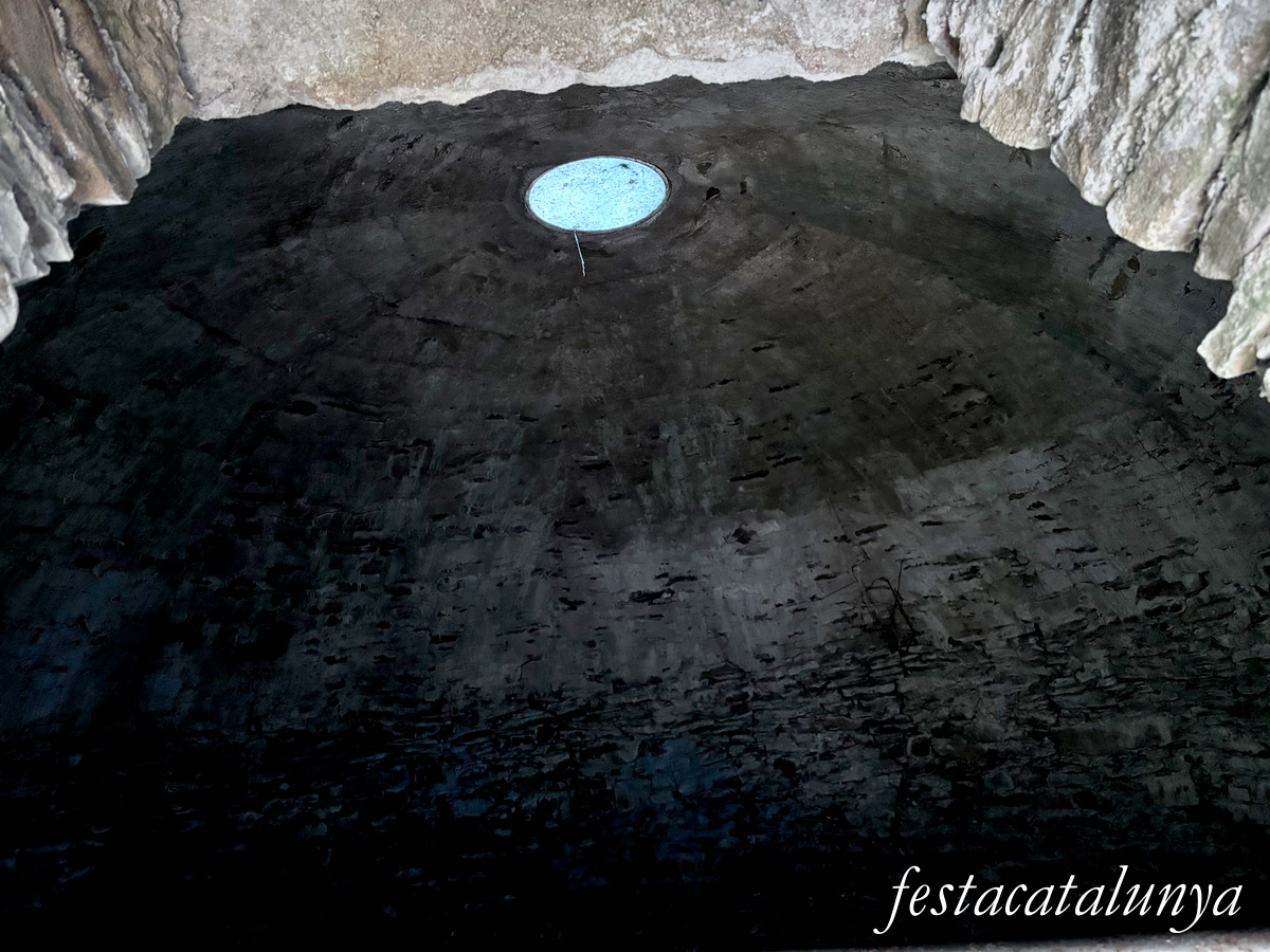 Les Masies de Roda - Pou de glaç de Salou o poua de la Sorralta