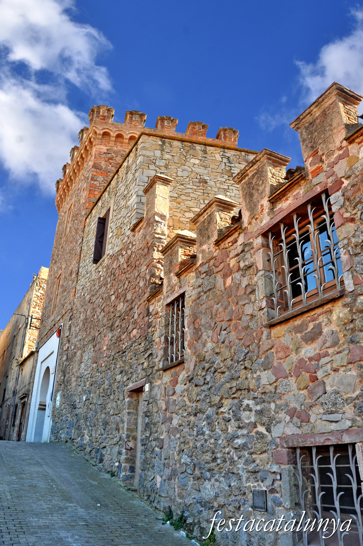 Sant Feliu de Codines - Can Xifreda al Passatge Martina, 7-9