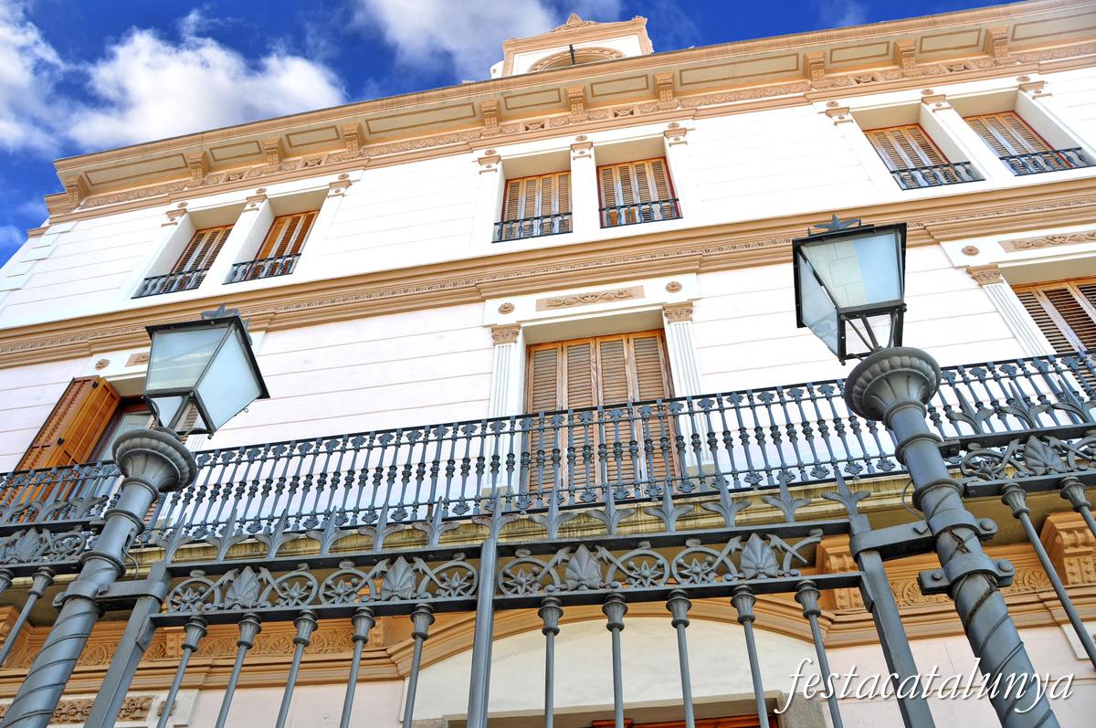 Sant Feliu de Codines - Edificis de l'Avinguda Catalunya (Can Rodó) 