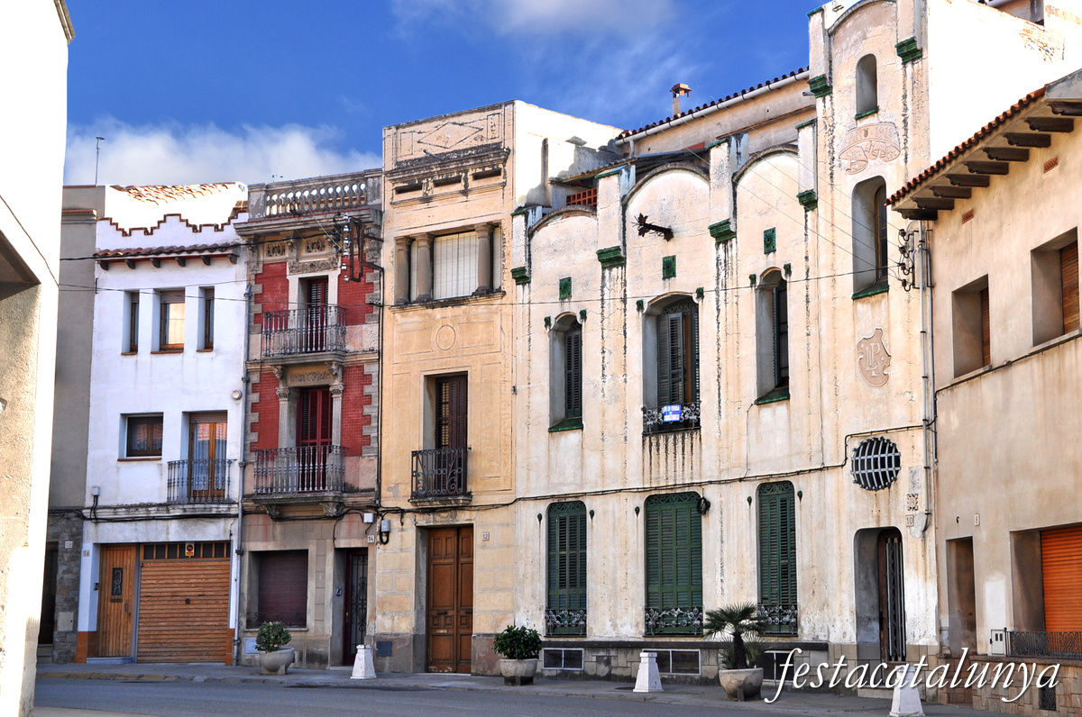 Sant Feliu de Codines - Edificis de l'Avinguda Catalunya (Can Puigdomènec) 