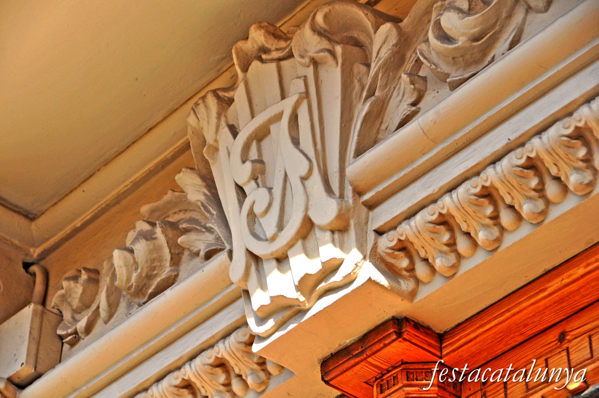 Sant Feliu de Codines - Edificis del Carrer Rector Tomàs Vila, 32 (Can Pujol) 