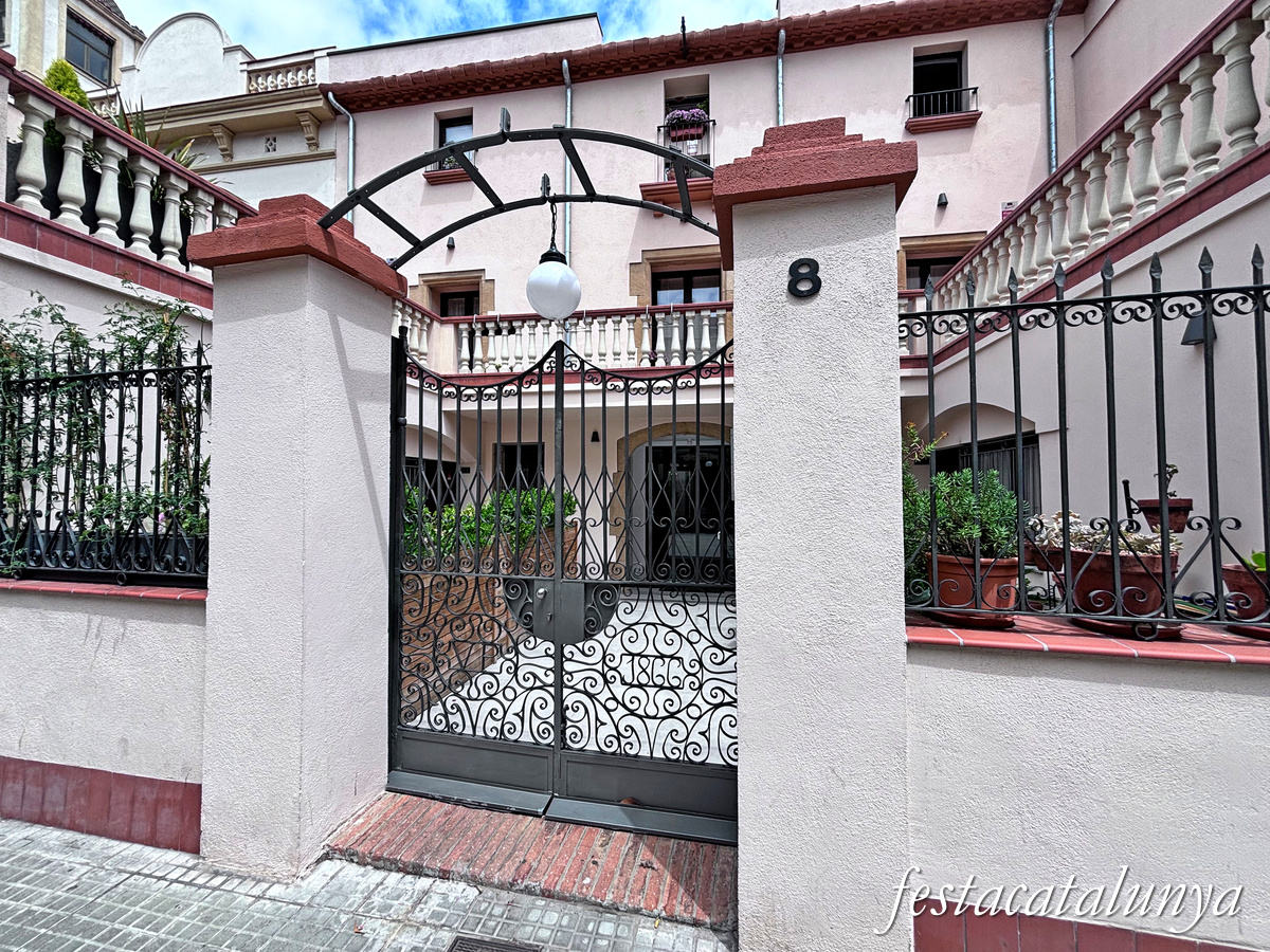 Sant Boi de Llobregat - Casa Carrer Lluís Castells, 8 