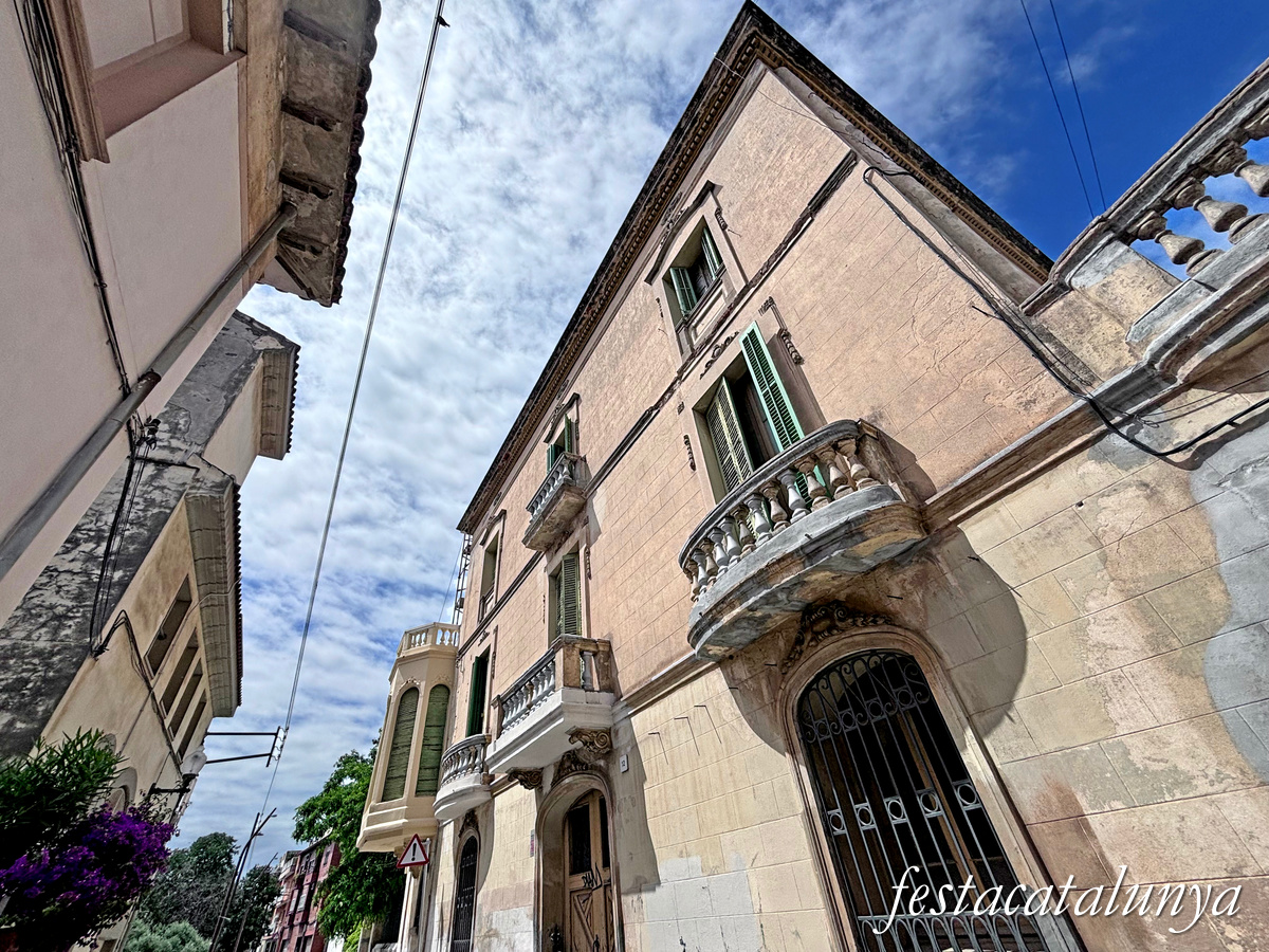 Sant Boi de Llobregat - Carrer Sant Pere - Villa Rosita o Can Morelló 
