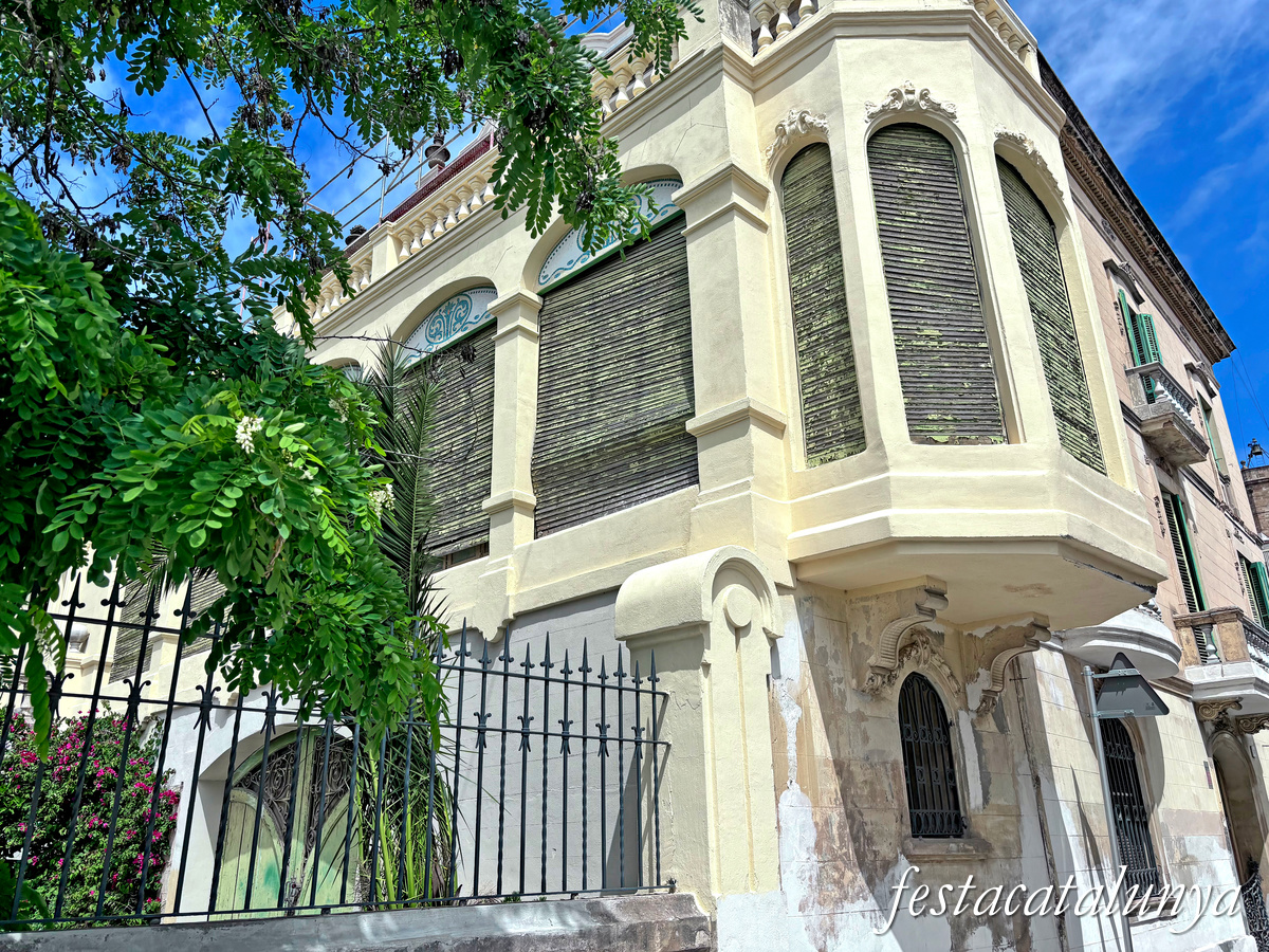 Sant Boi de Llobregat - Carrer Sant Pere - Villa Rosita o Can Morelló 