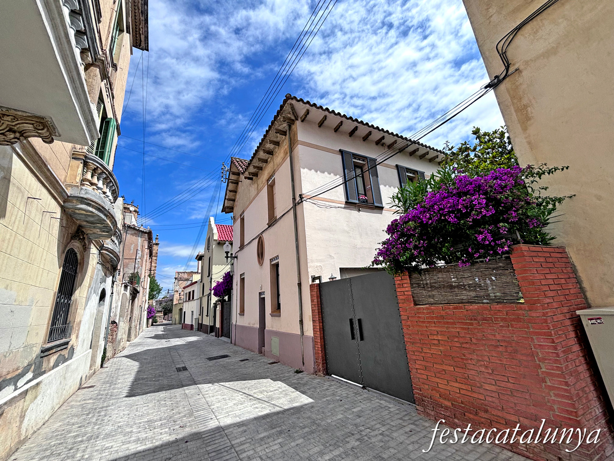 Sant Boi de Llobregat - Carrer Sant Pere - Villa Enriqueta
