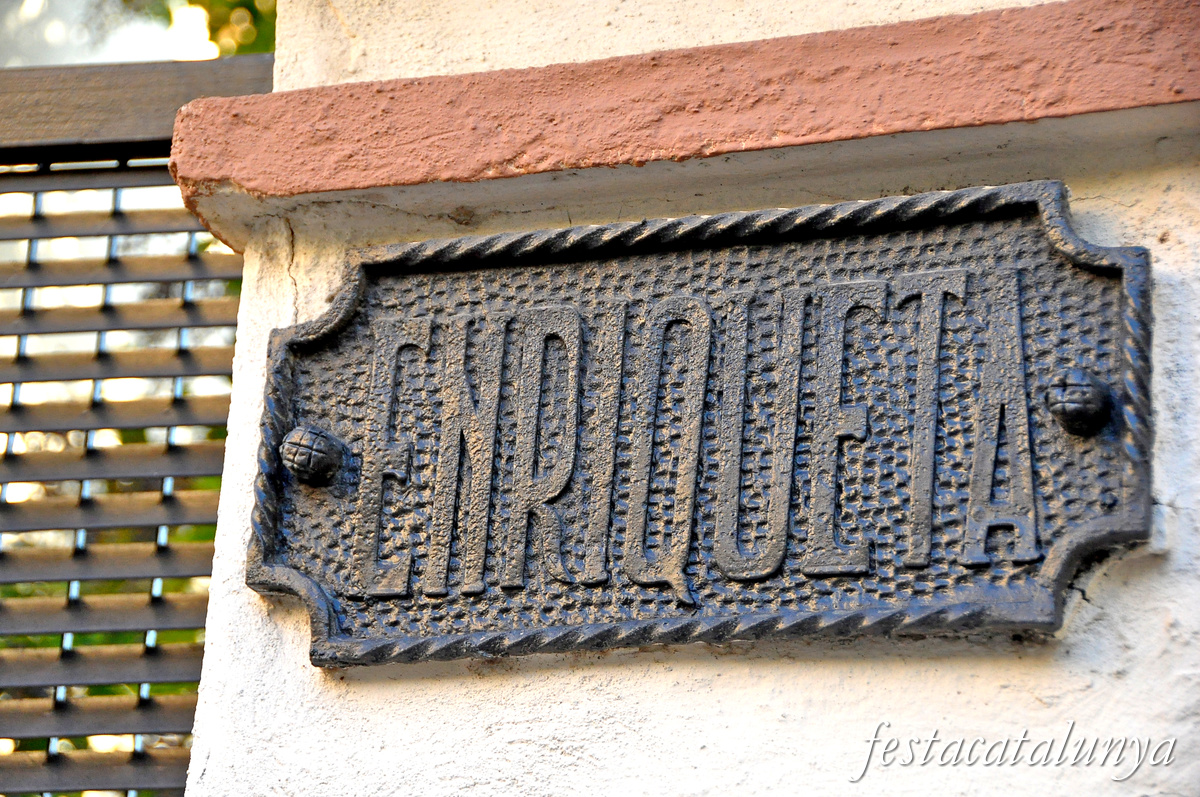 Sant Boi de Llobregat - Carrer Sant Pere - Villa Enriqueta 