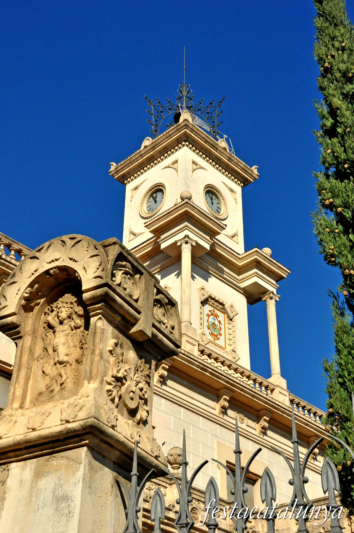 Institut Psiquiàtric Mare de Déu de Montserrat de Sant Boi de Llobregat ***