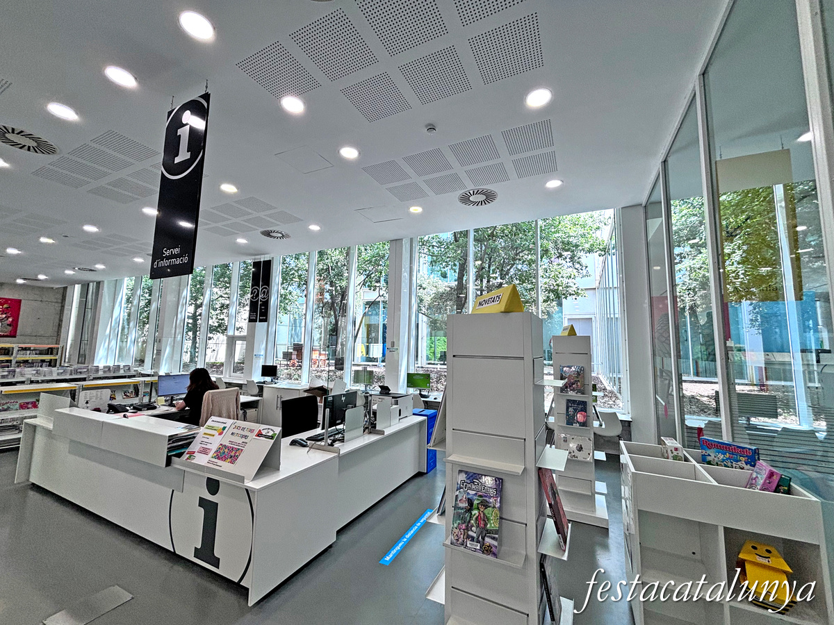 Sant Boi de Llobregat - Parc de la Muntanyeta - Biblioteca Jordi Rubió i Balaguer 