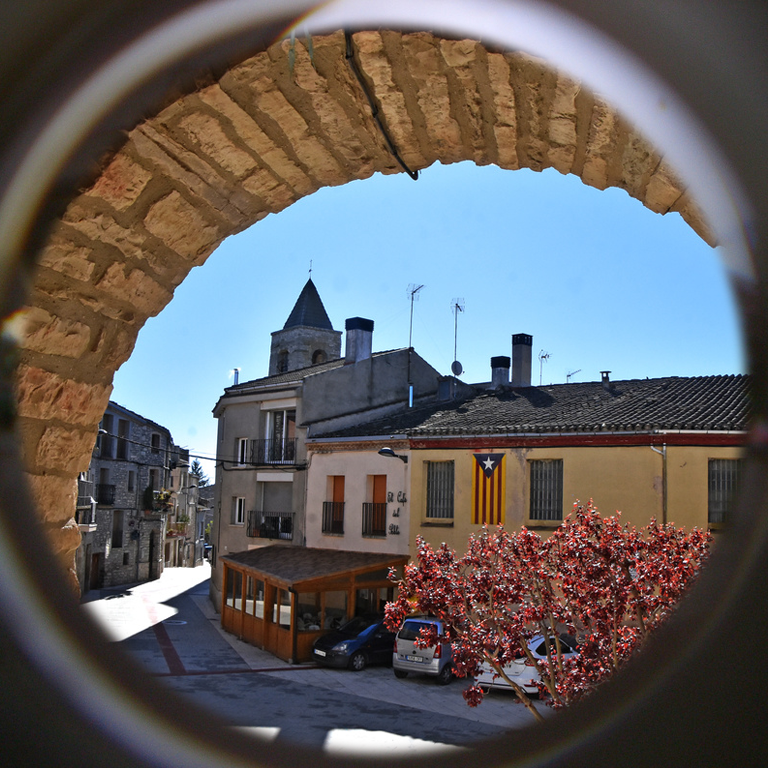 A través d'un gran angular, visió personal i inèdita de Montmaneu